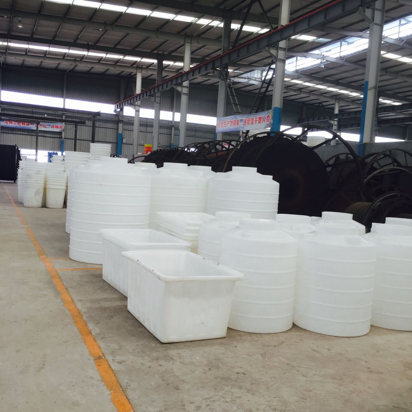 贵州贵阳   30吨塑料蓄水罐   塑料水箱价格   质优价廉