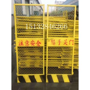 施工防护电梯门厂家、施工电梯防护门现货、标准电梯防护门批发